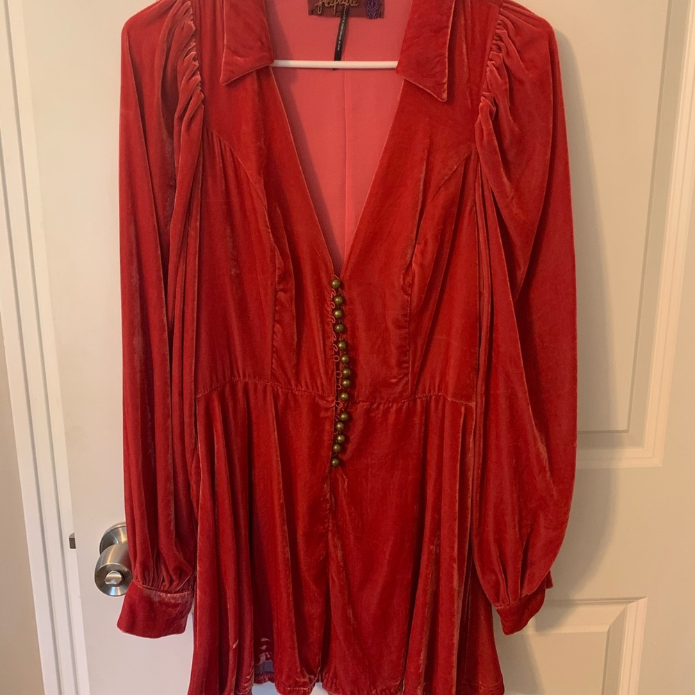 FREE PEOPLE- Velvet romper w/metal buttons!
